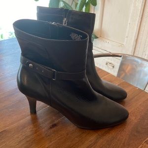Anne Klein women’s heeled black boots, size 9.5